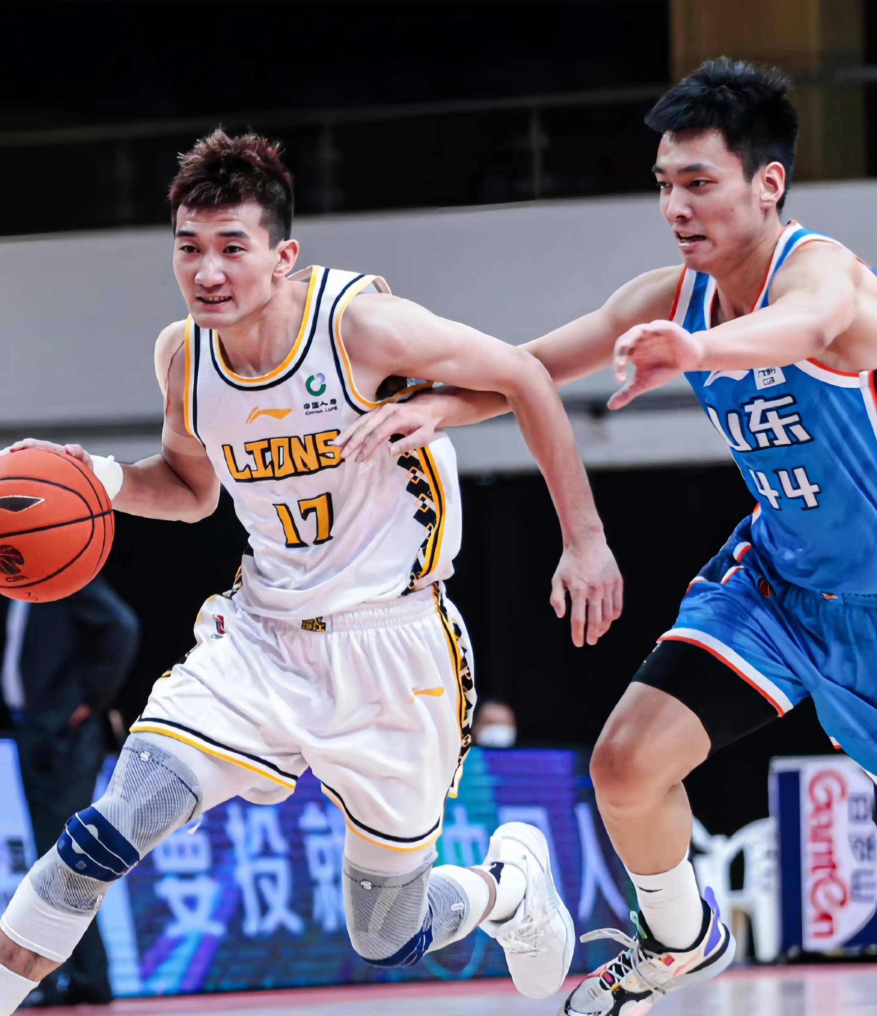 各保留一人 各保留一人